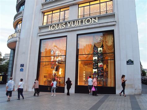 louis vuitton store paris france